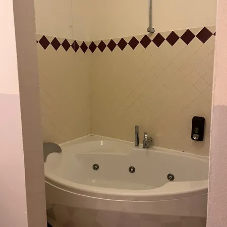 Costanza Otel Pontenure