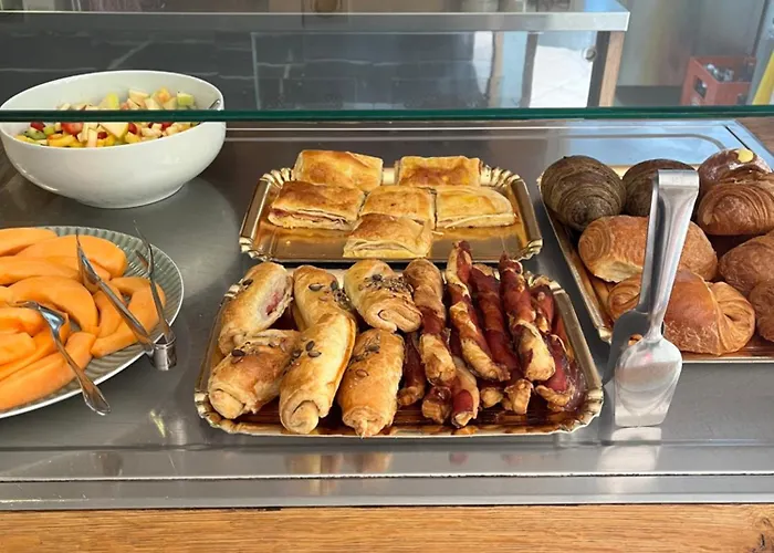 Costanza فندق 4*